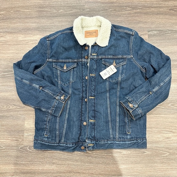 NWT Levi’s Men’s Sherpa Trucker Jacket in Television Blue sz S - Picture 2 of 10